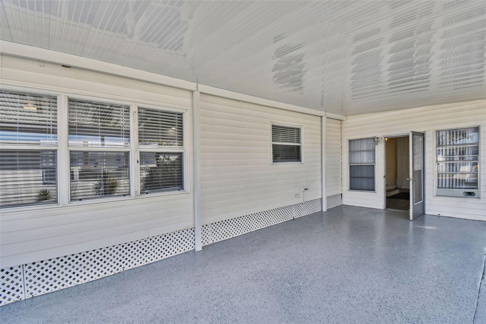 Image 7 of 74 For 12651 Seminole Boulevard 2o