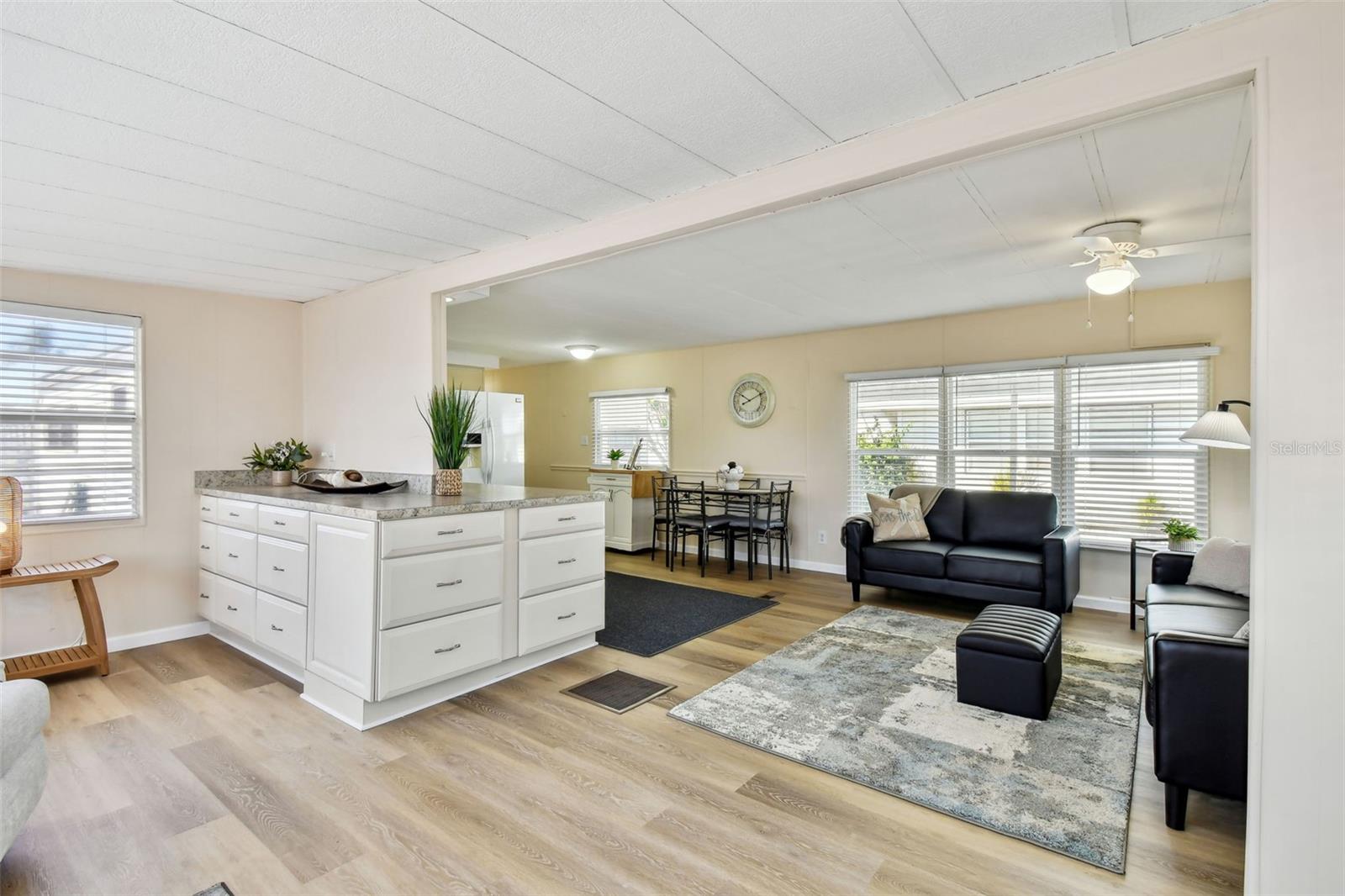 Image 9 of 74 For 12651 Seminole Boulevard 2o