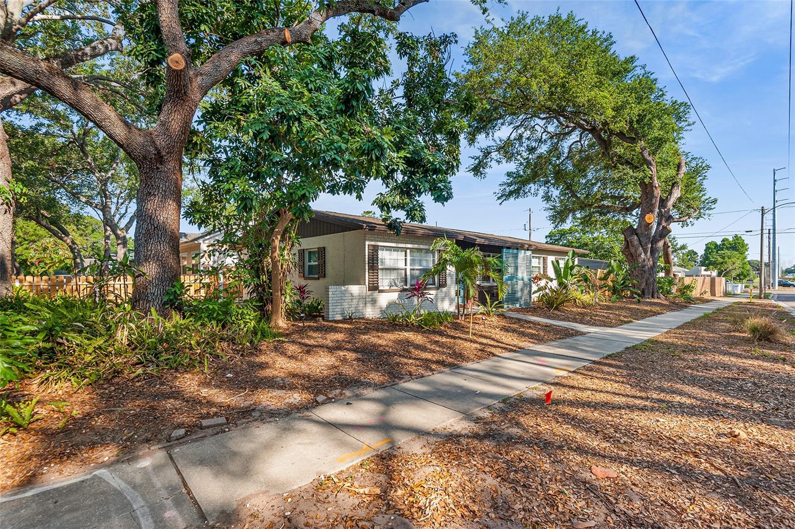 Image 2 of 35 For 810 22nd Street N