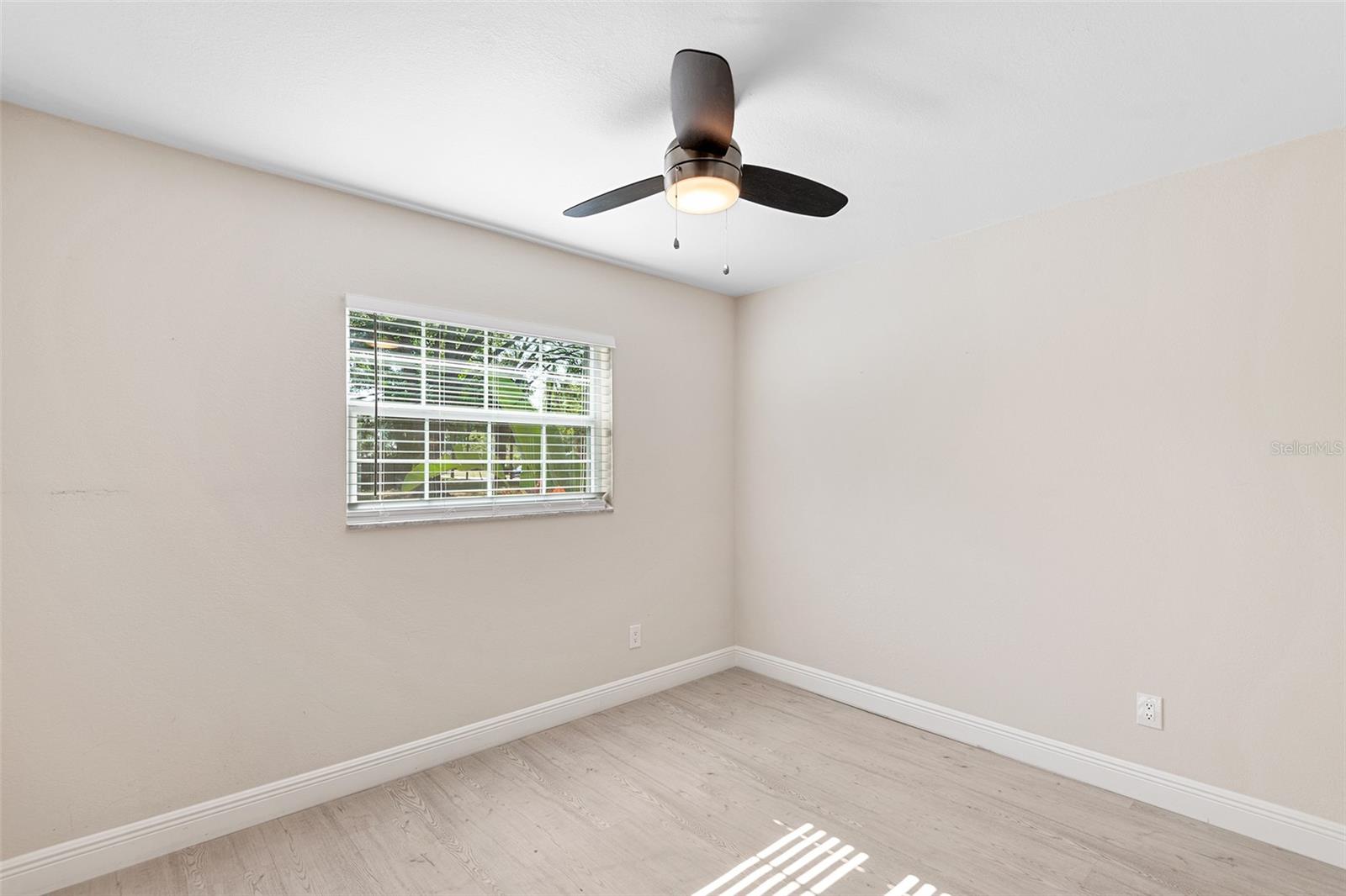 Image 22 of 35 For 810 22nd Street N