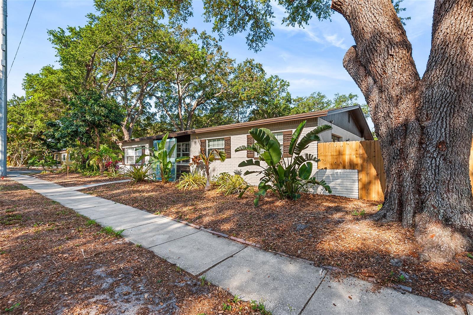 Image 3 of 35 For 810 22nd Street N