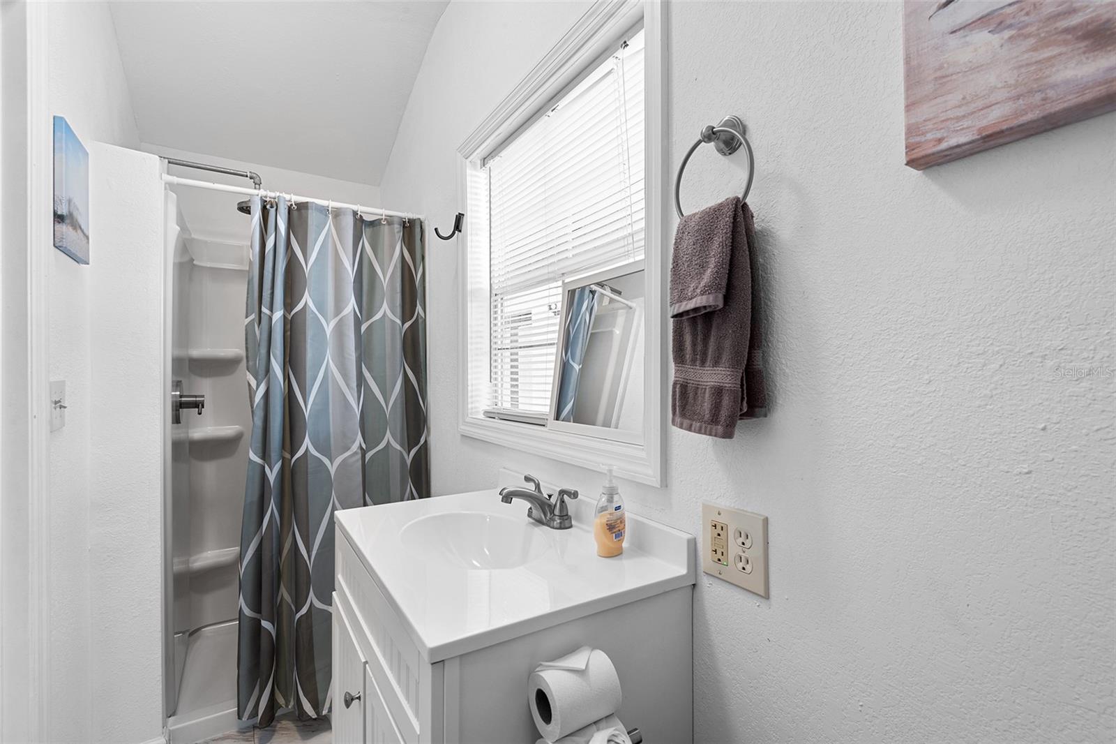 Image 31 of 35 For 810 22nd Street N