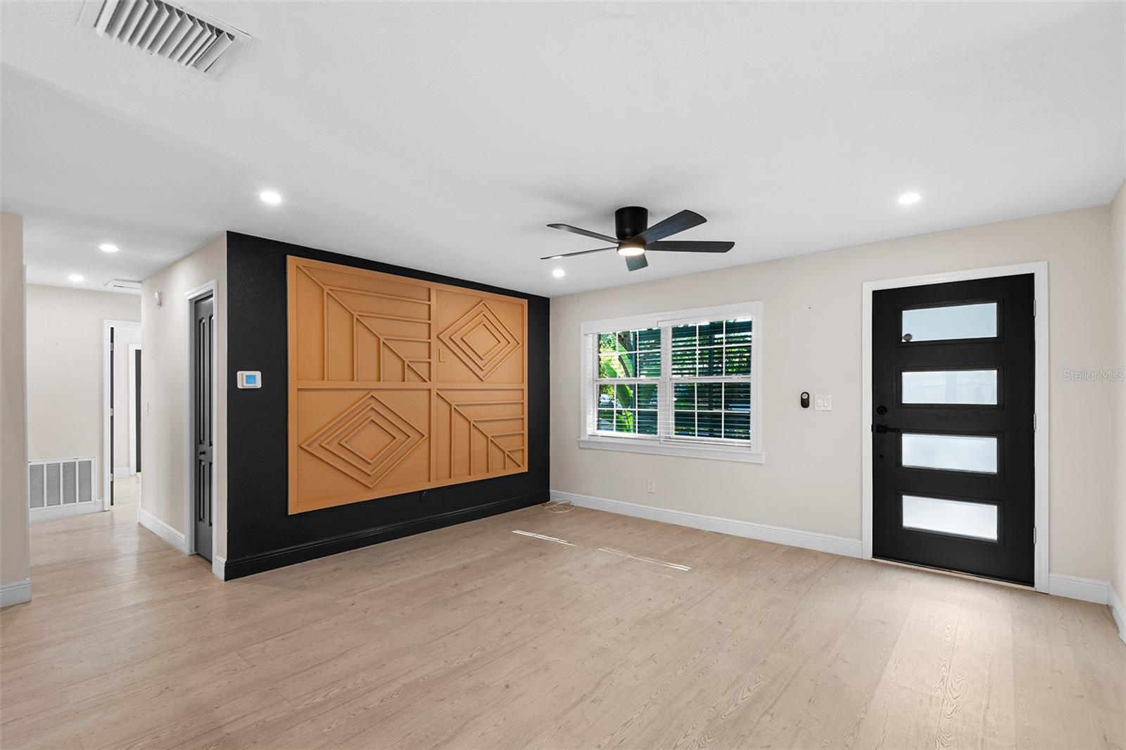 Image 4 of 35 For 810 22nd Street N