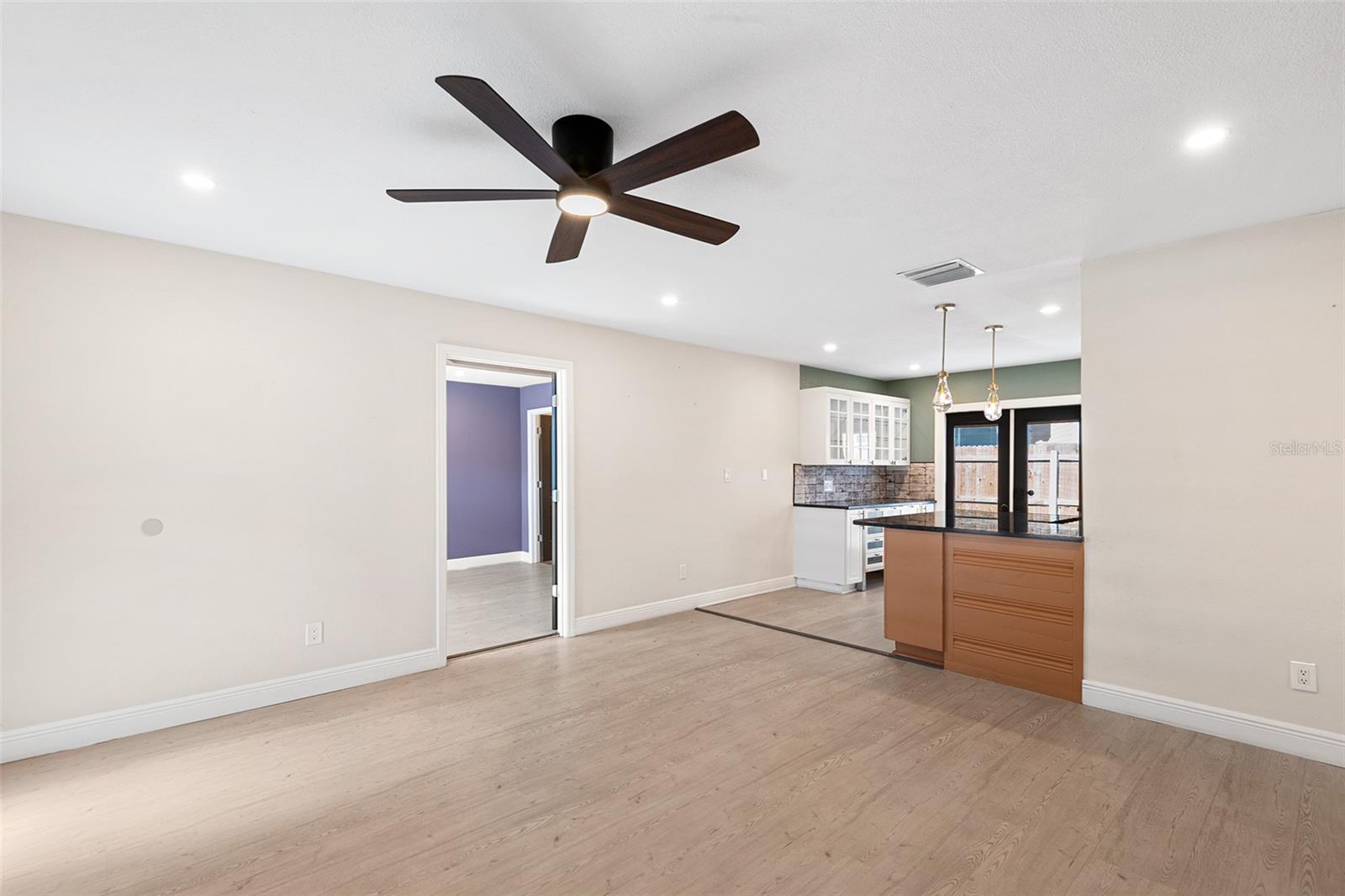 Image 7 of 35 For 810 22nd Street N