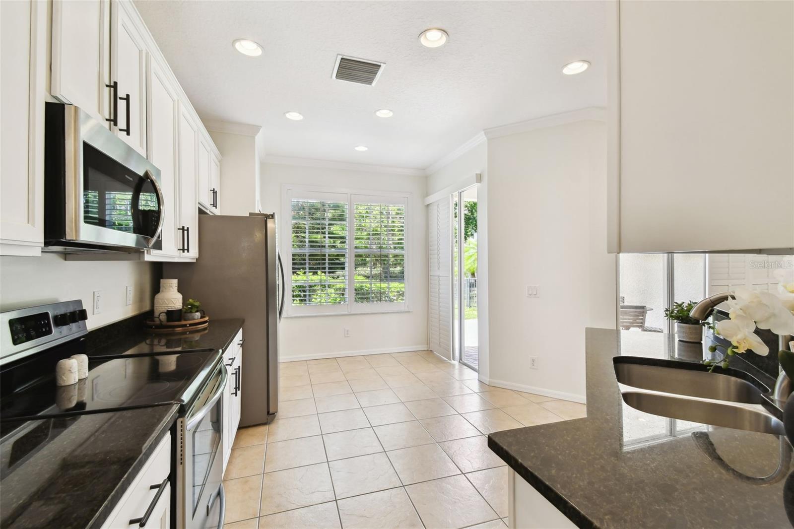 Image 20 of 71 For 14542 Mirabelle Vista Circle