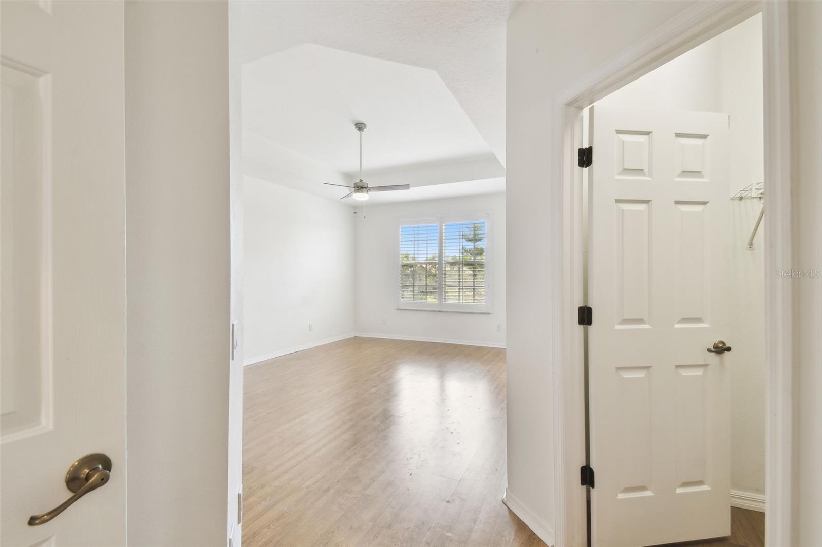 Image 28 of 71 For 14542 Mirabelle Vista Circle