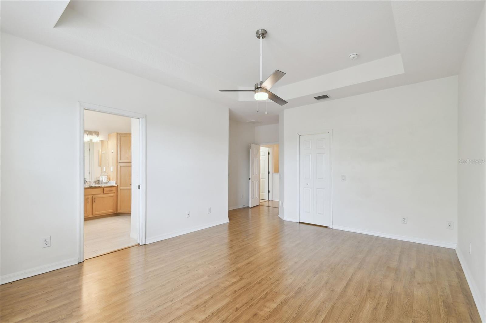 Image 33 of 71 For 14542 Mirabelle Vista Circle