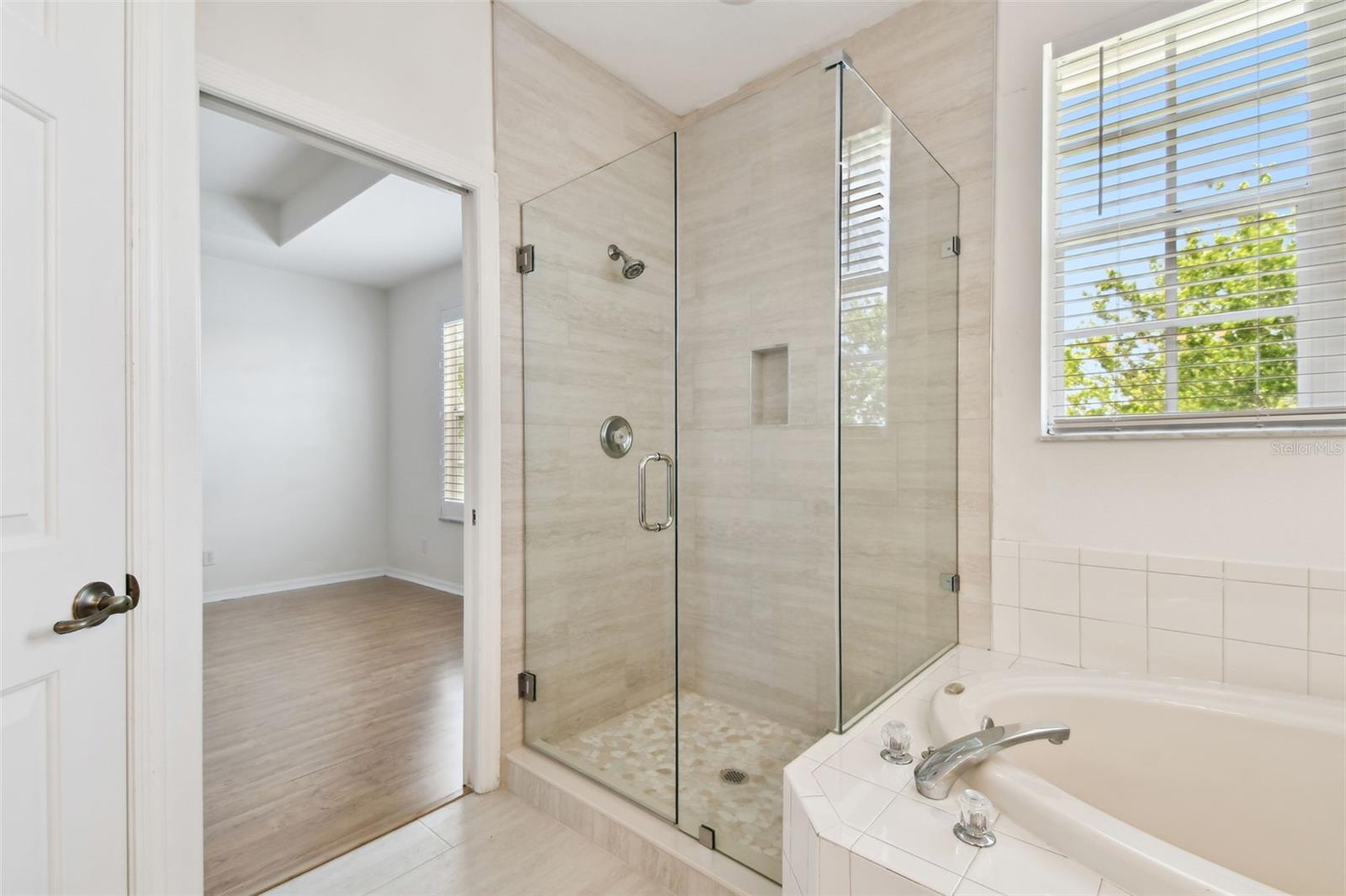 Image 35 of 71 For 14542 Mirabelle Vista Circle