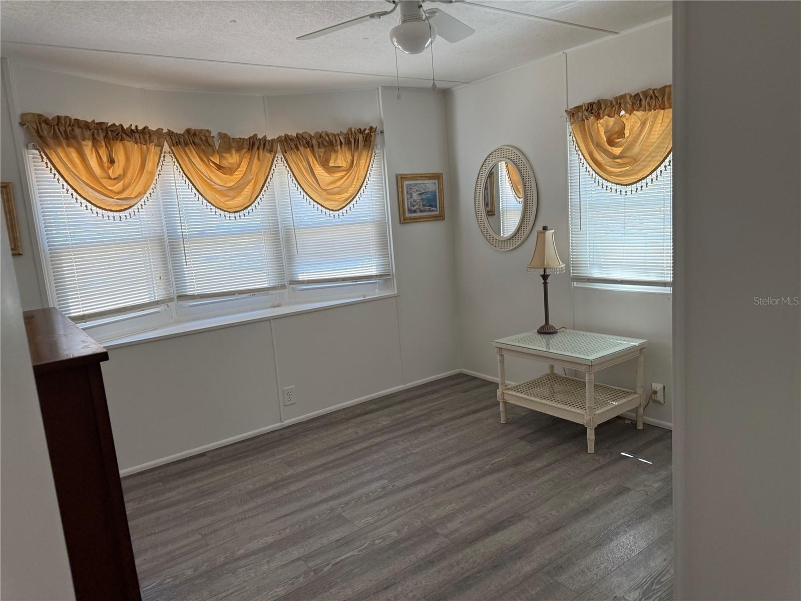 Image 10 of 22 For 12124 Thornridge Street