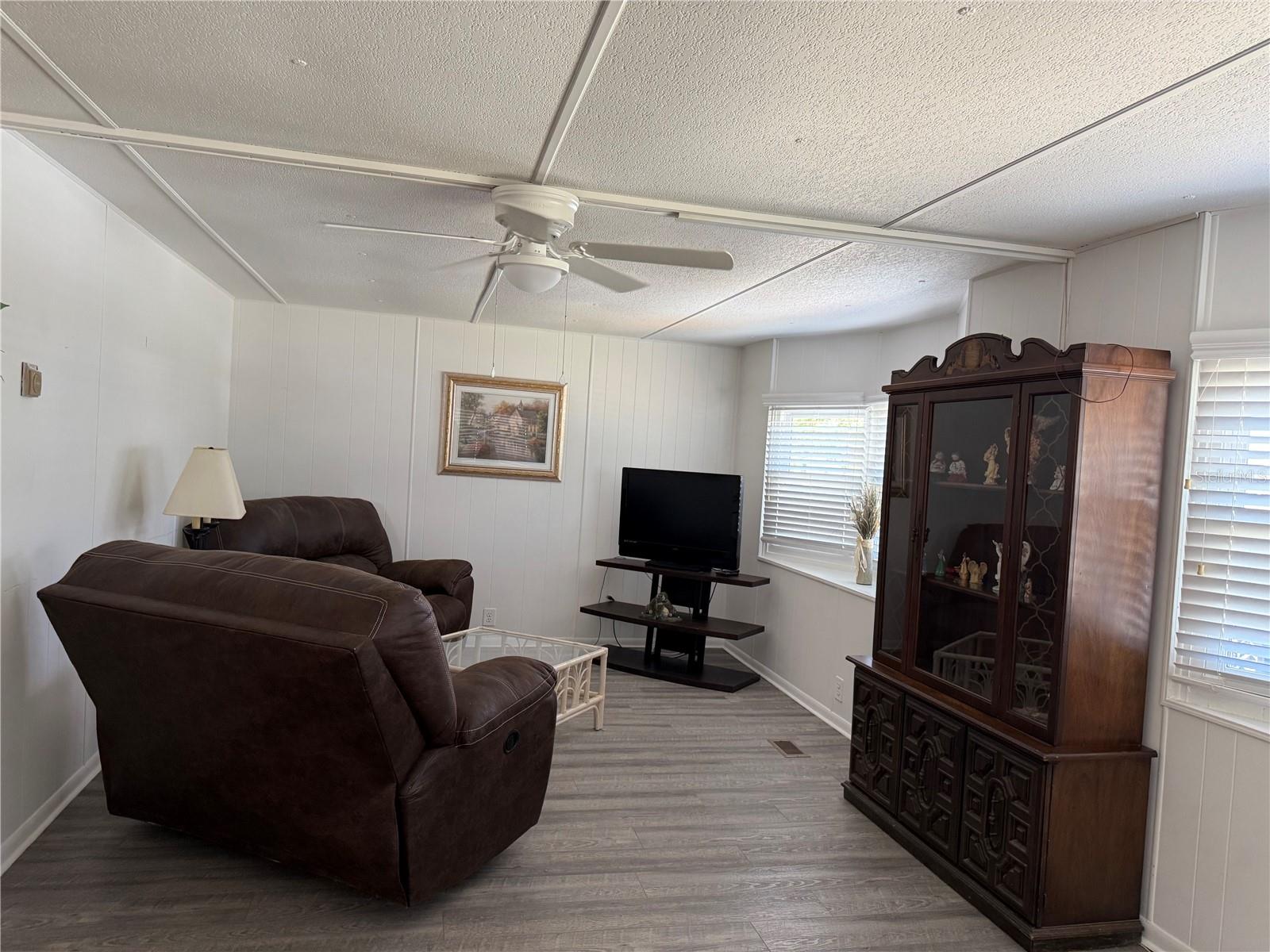 Image 6 of 22 For 12124 Thornridge Street