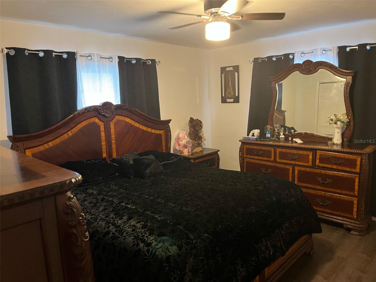 Listing photo id 10 for 2710 Osborne Avenue 1