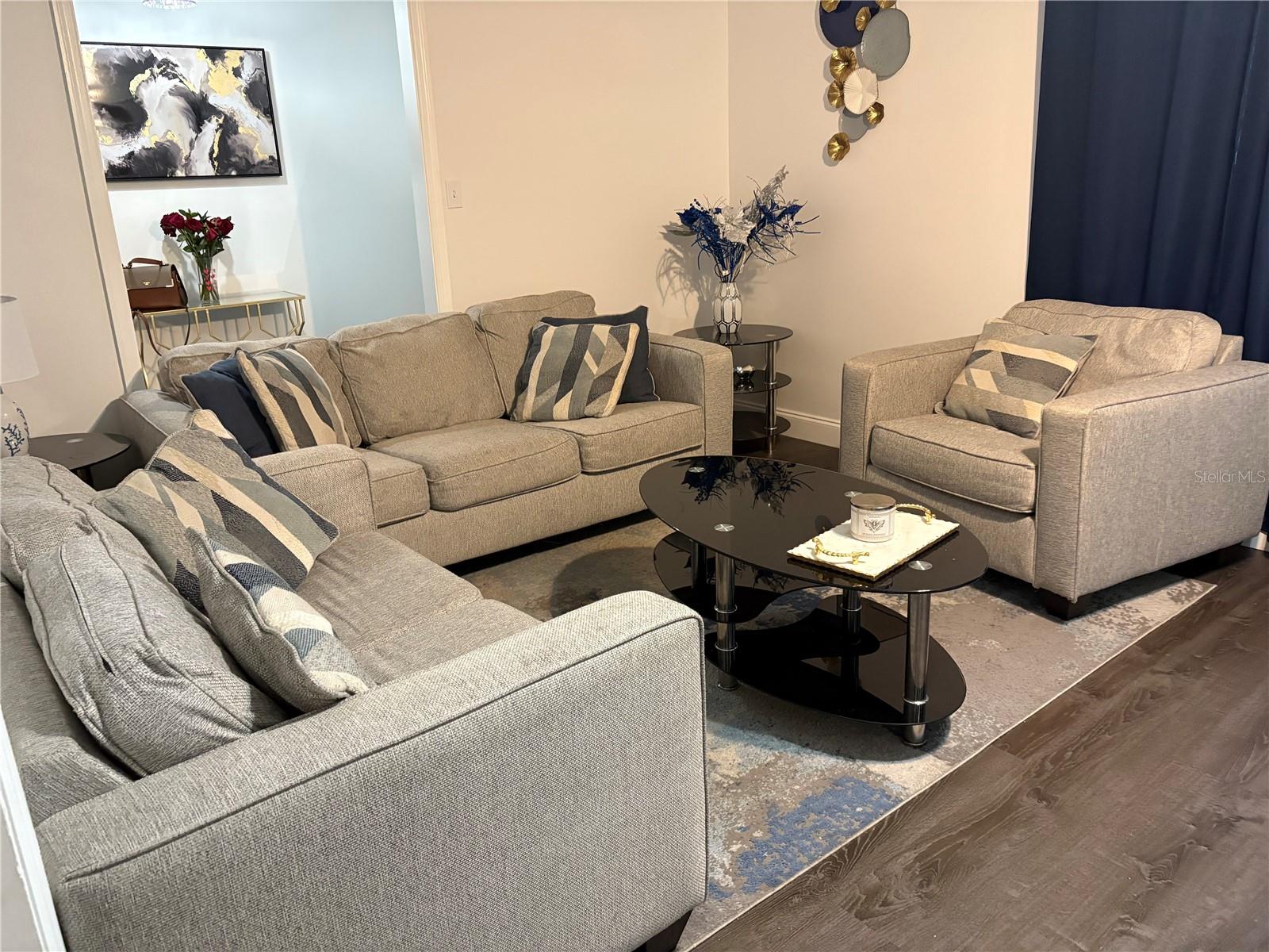 Listing photo id 6 for 2710 Osborne Avenue 1