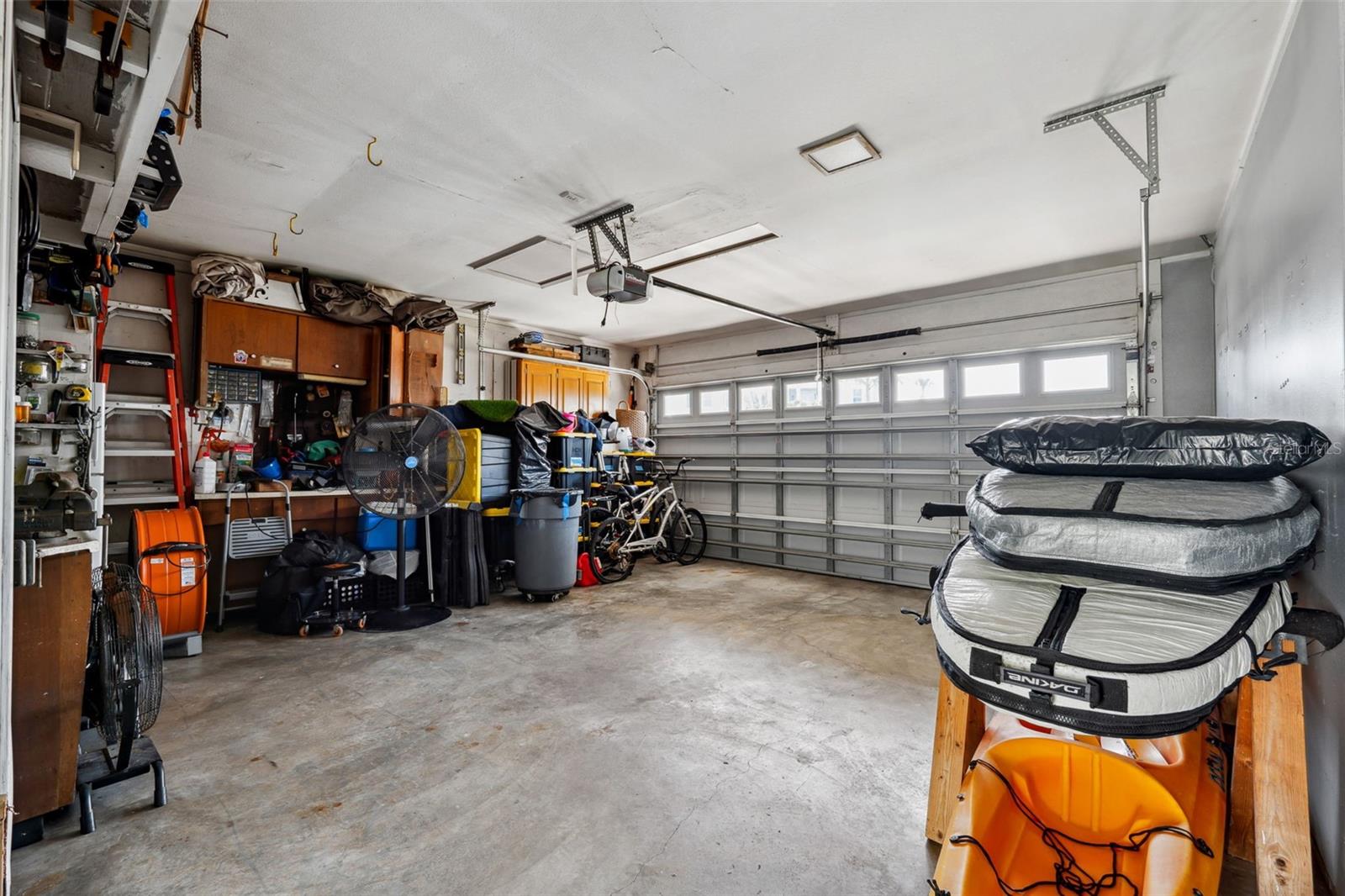 Listing photo id 73 for 3906 Versailles Drive