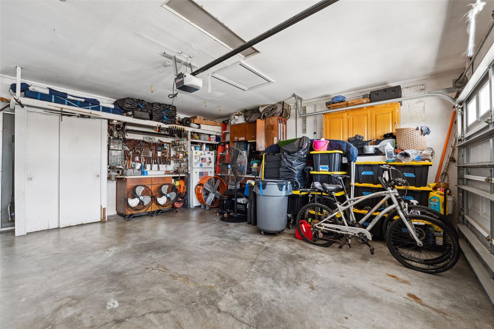 Listing photo id 74 for 3906 Versailles Drive