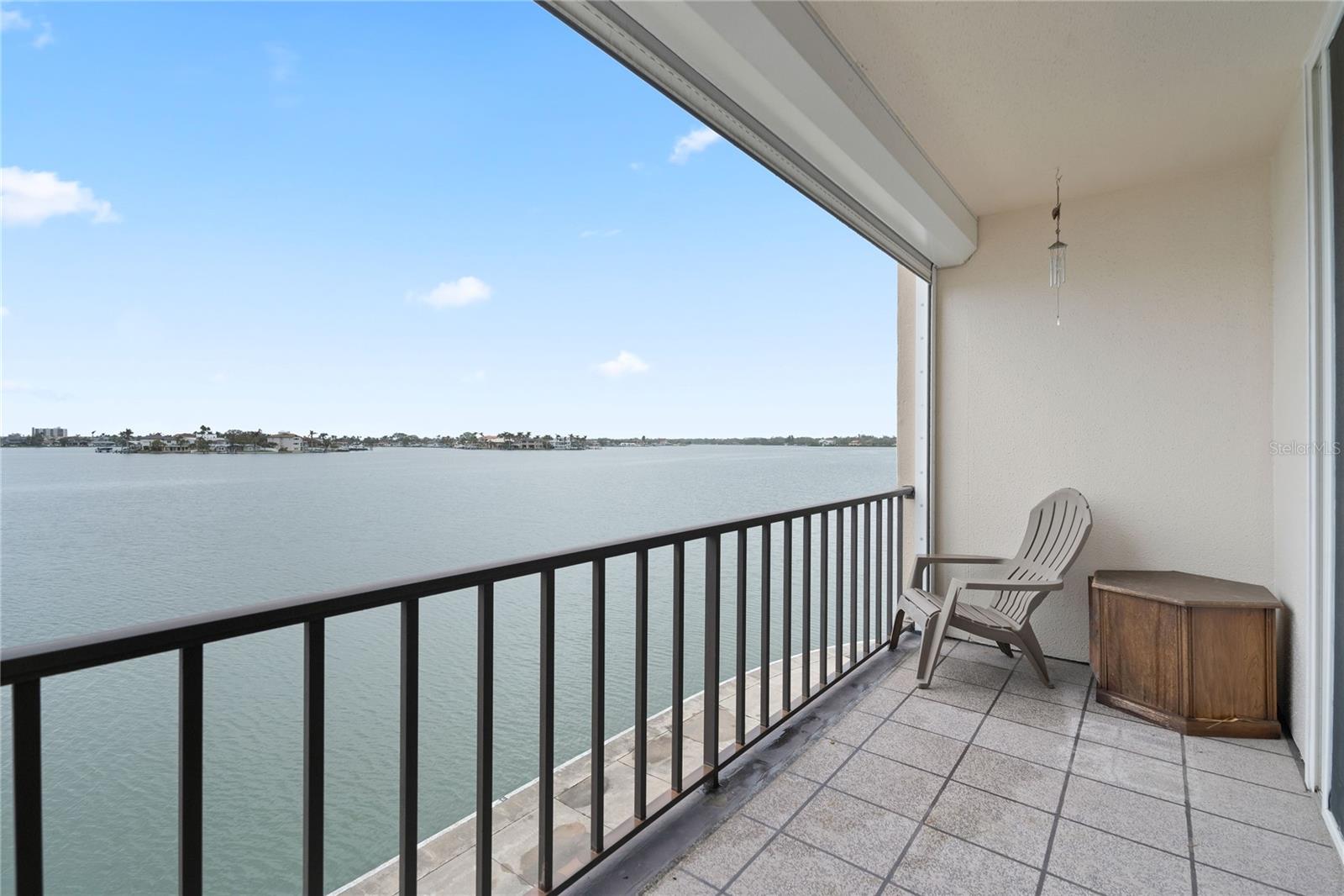 Image 14 of 25 For 7910 Sun Island Drive S 302