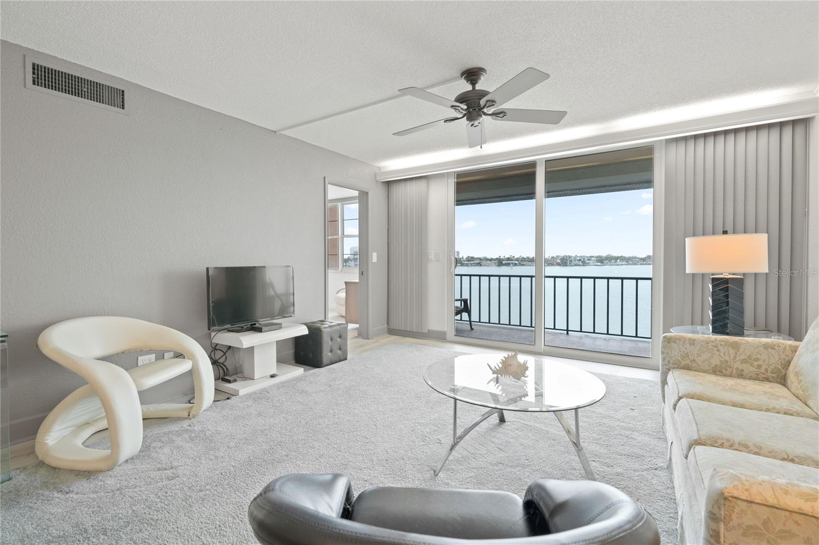 Image 2 of 25 For 7910 Sun Island Drive S 302