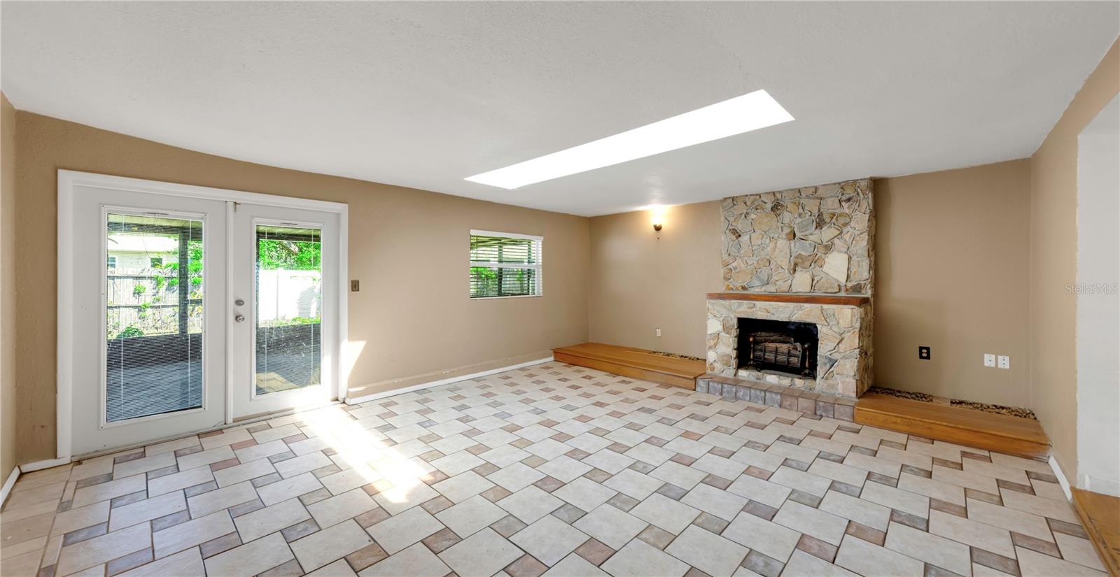Image 12 of 26 For 1137 54th Avenue S