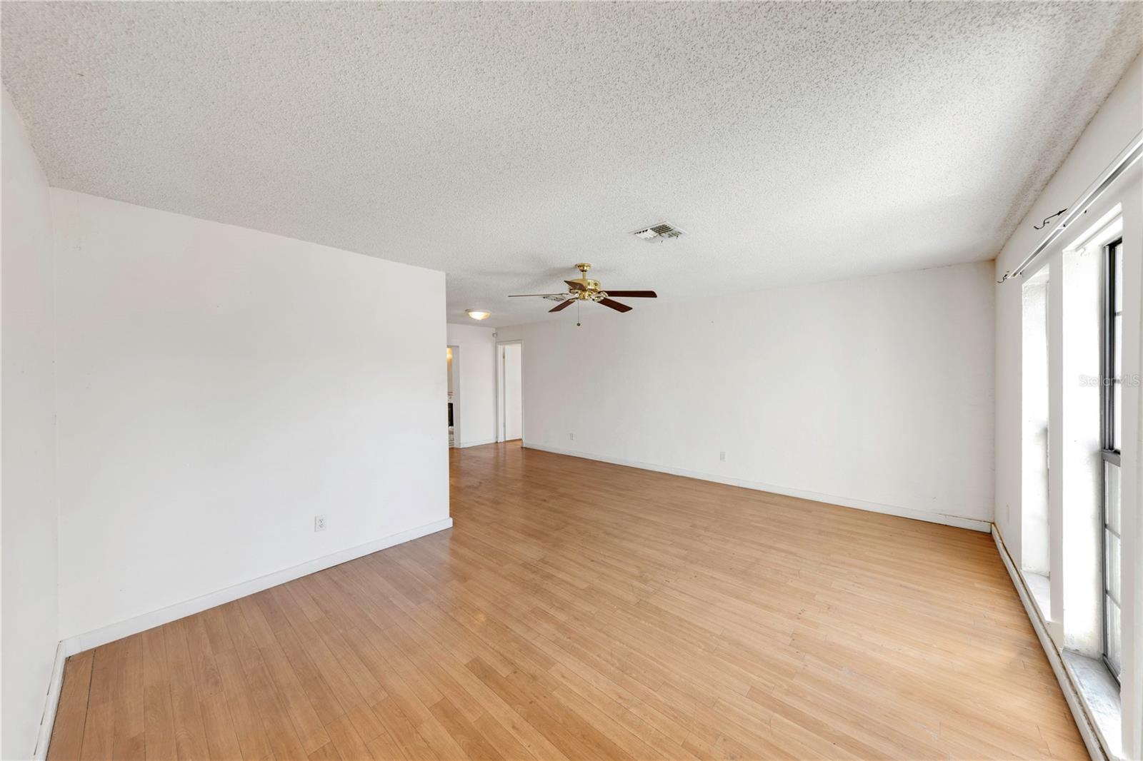 Image 5 of 26 For 1137 54th Avenue S