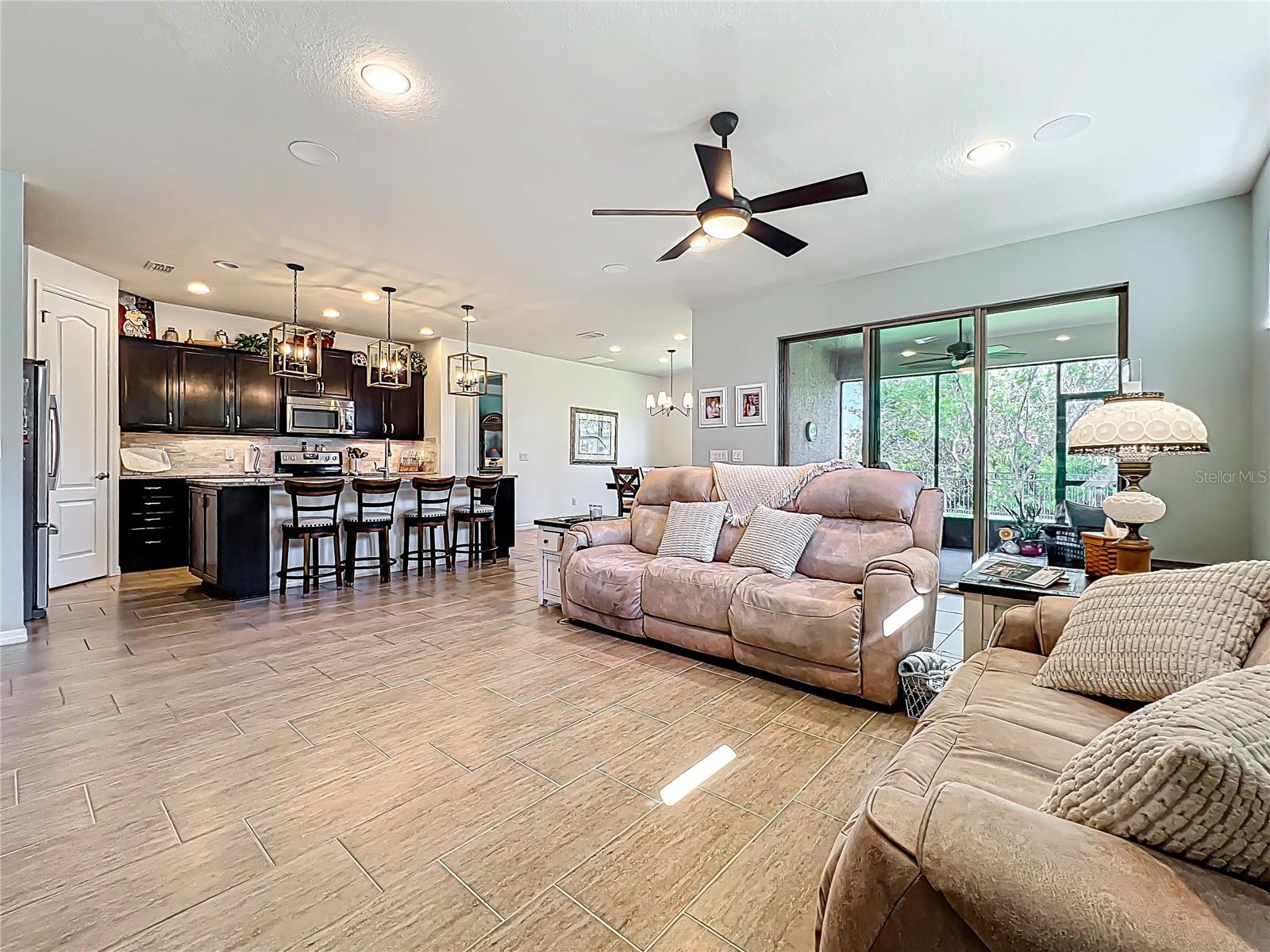 Image 12 of 96 For 5016 Bella Armonia Circle