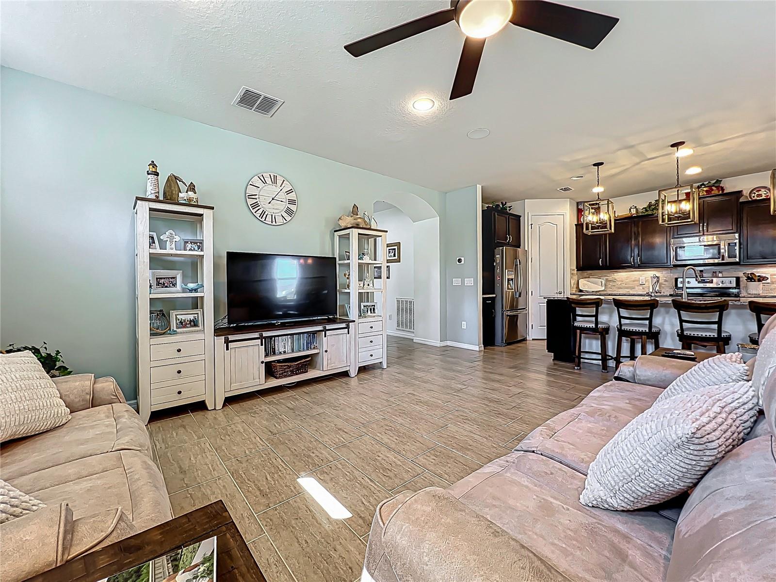 Image 42 of 96 For 5016 Bella Armonia Circle