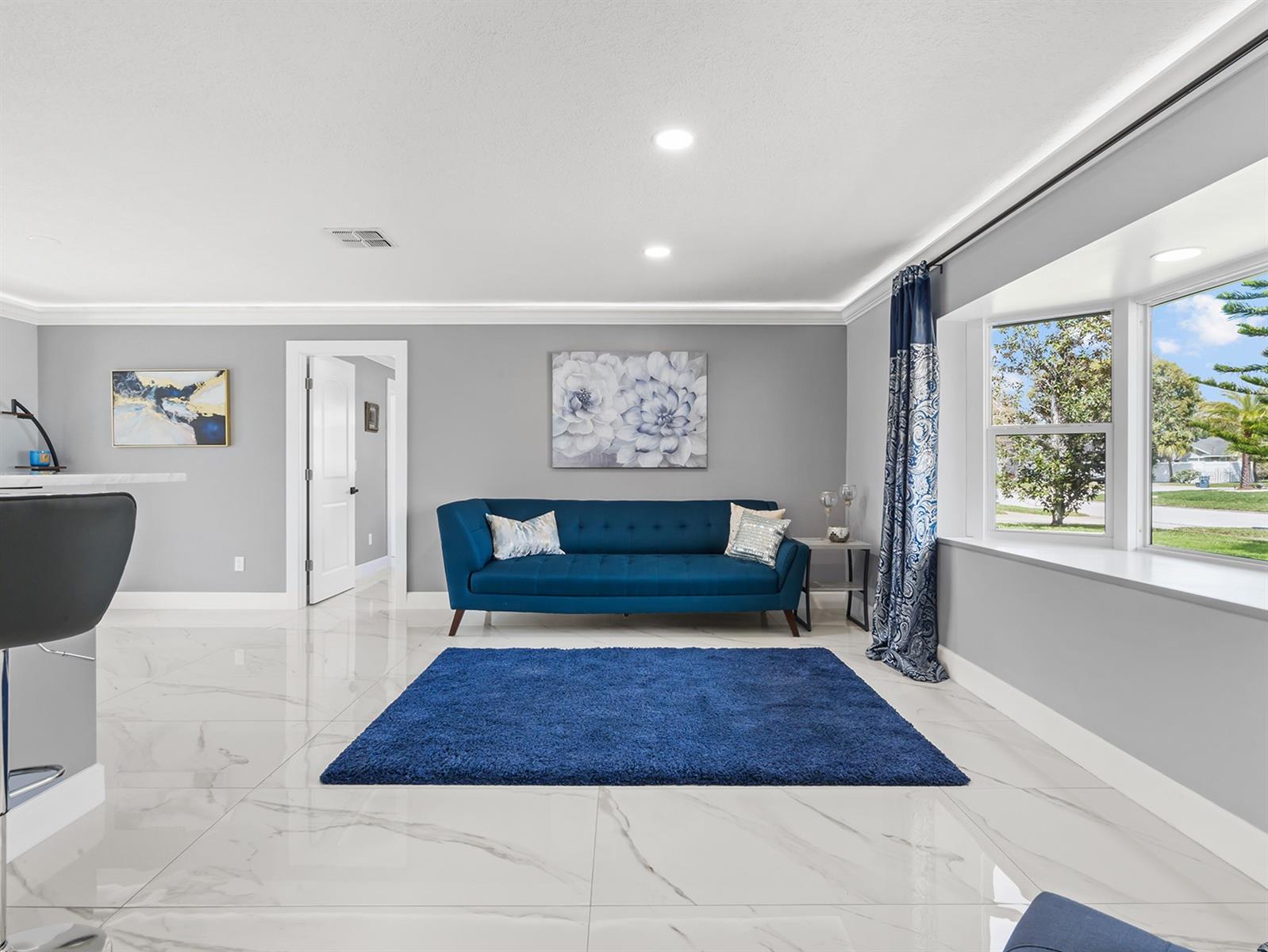 Image 7 of 23 For 226 Selkirk Way