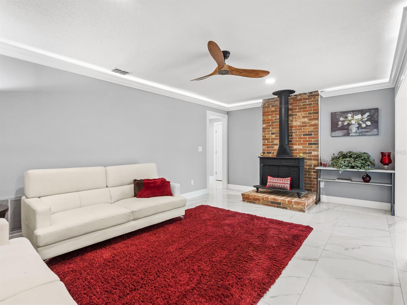 Image 9 of 23 For 226 Selkirk Way