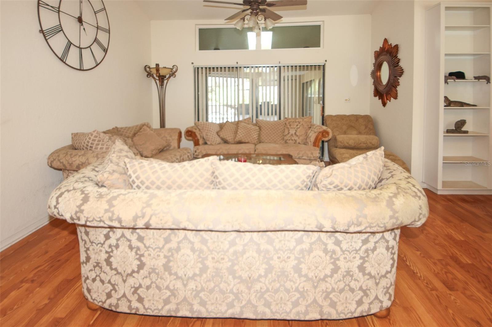 Listing photo id 10 for 9805 Hermosillo Drive