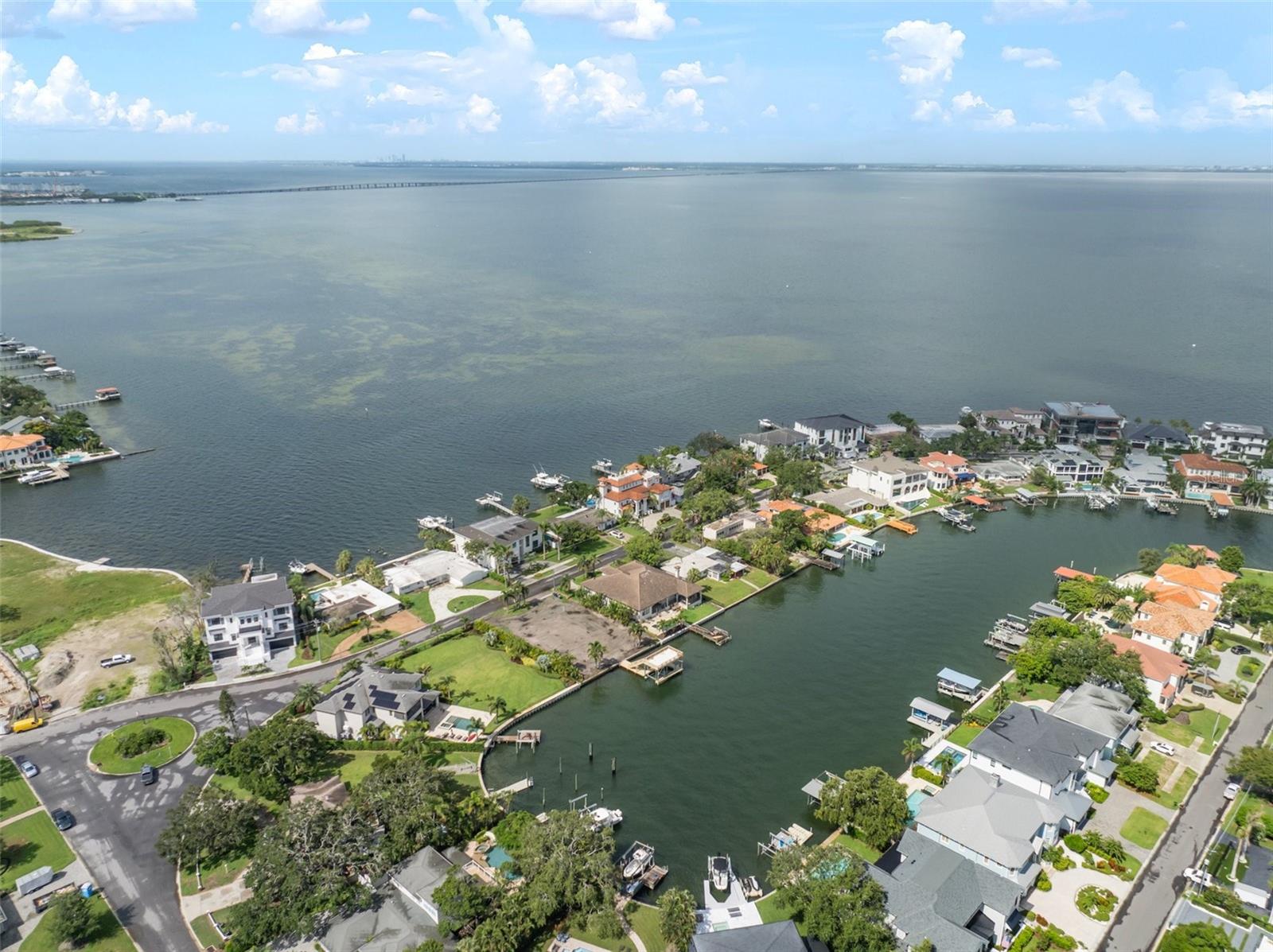 Listing photo id 21 for 5105 Longfellow Avenue