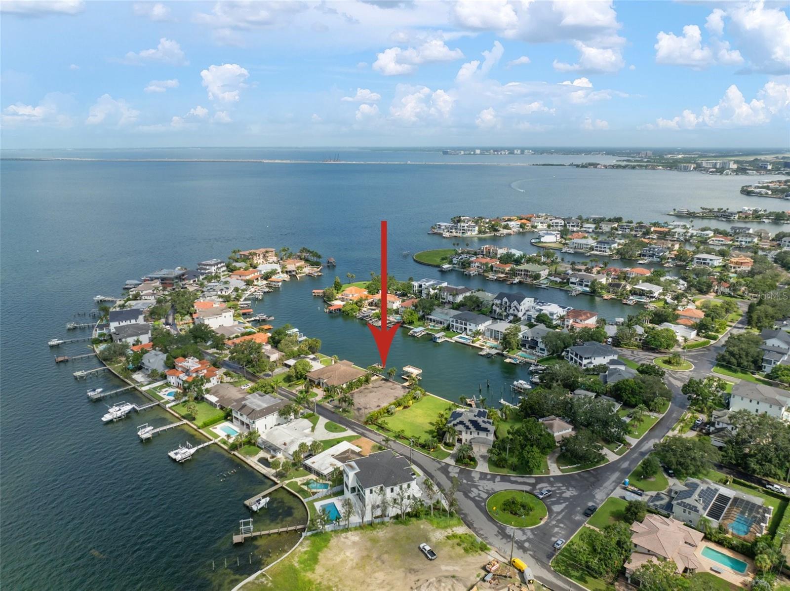 Listing photo id 24 for 5105 Longfellow Avenue
