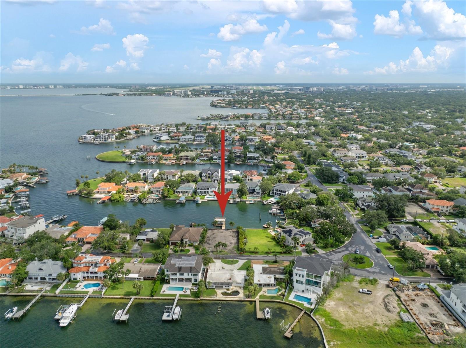Listing photo id 26 for 5105 Longfellow Avenue