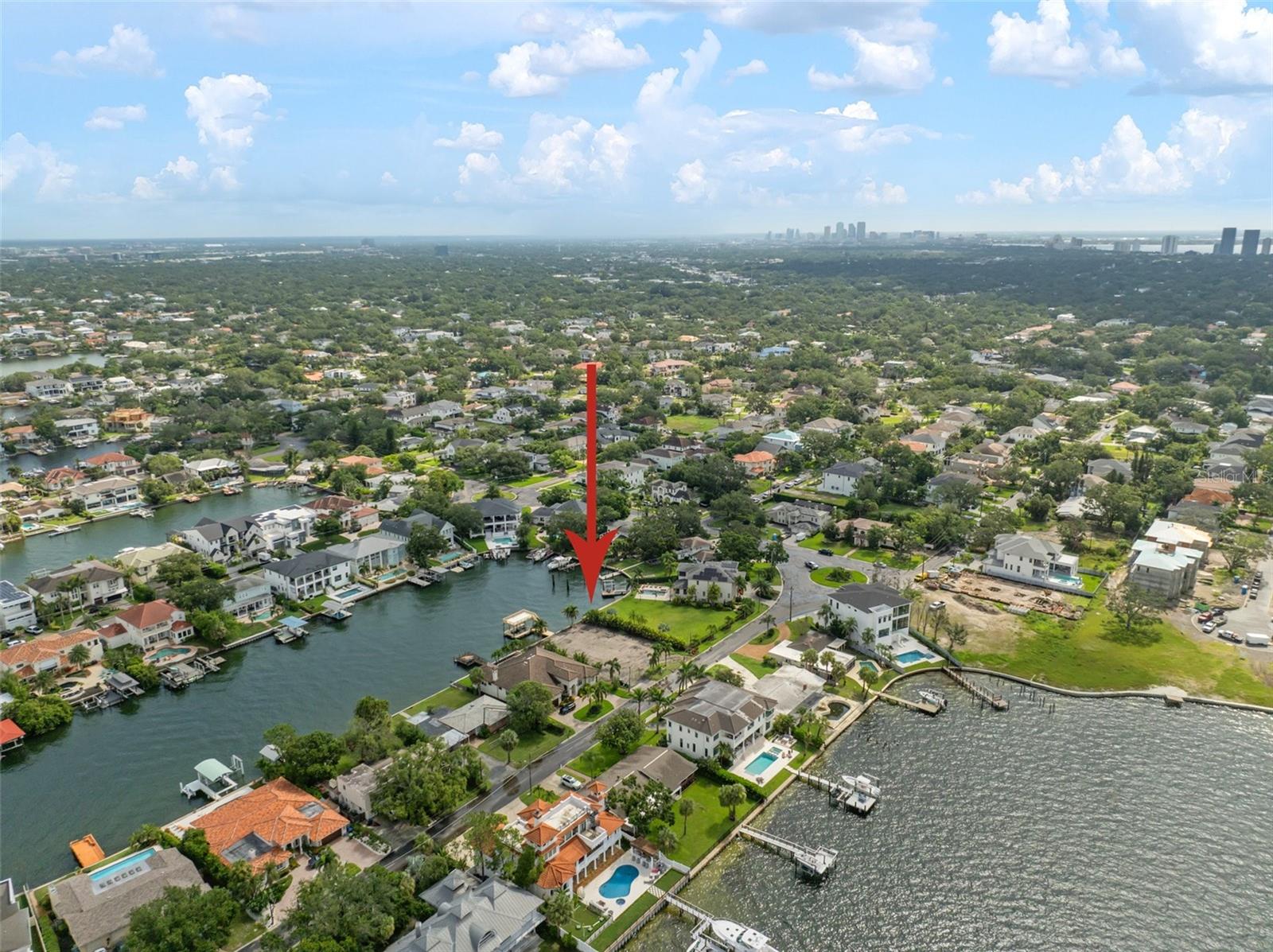 Listing photo id 28 for 5105 Longfellow Avenue