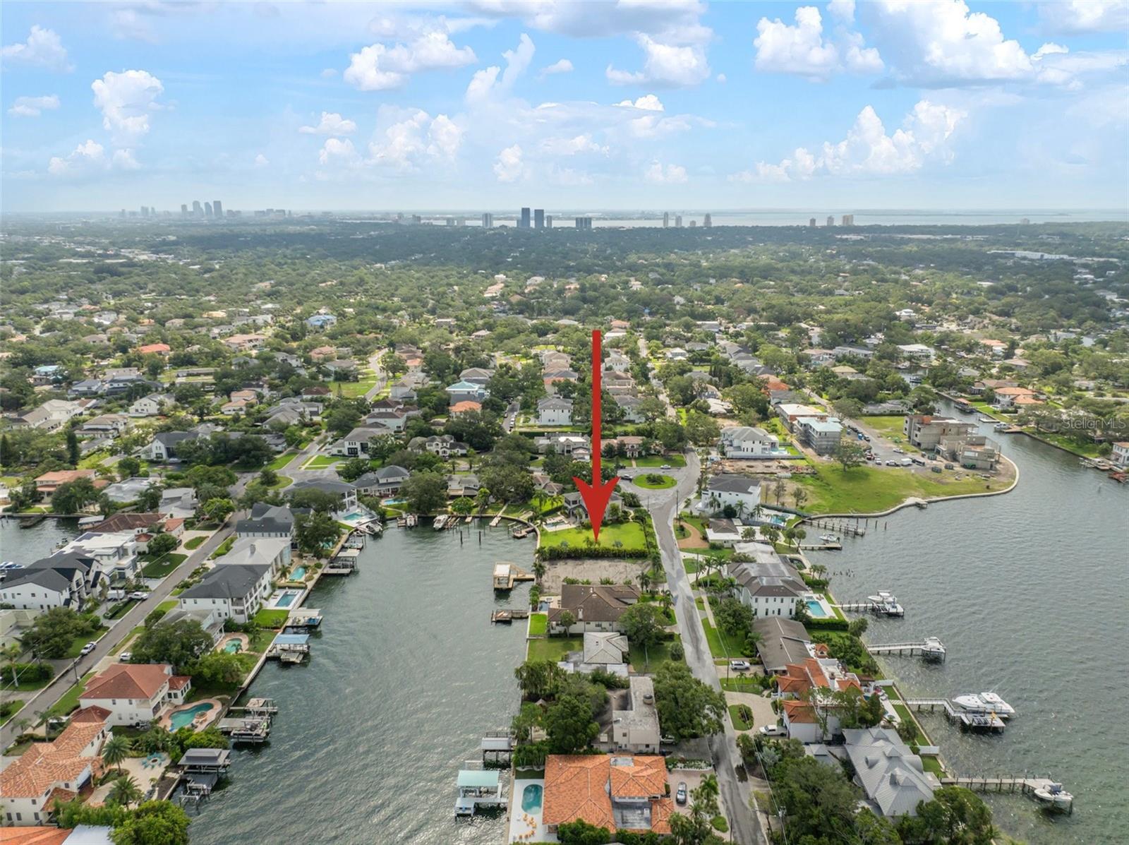 Listing photo id 30 for 5105 Longfellow Avenue