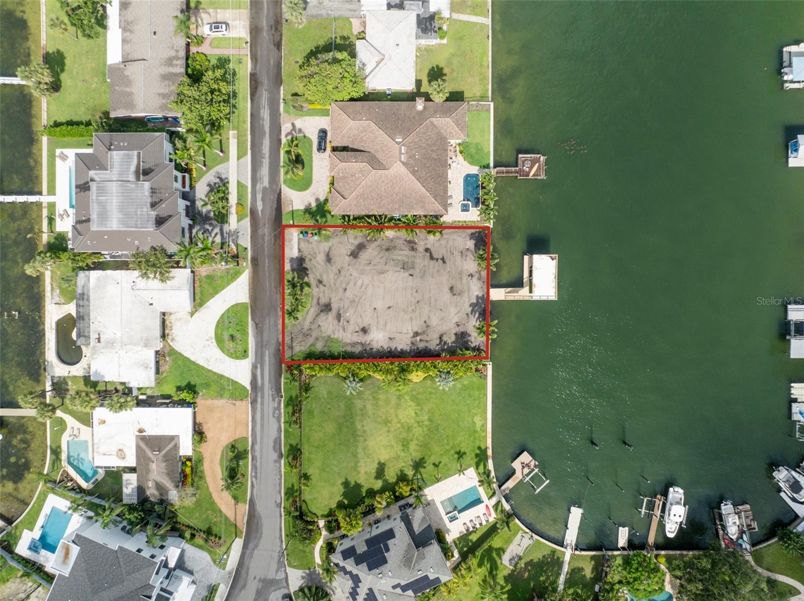 Listing photo id 36 for 5105 Longfellow Avenue
