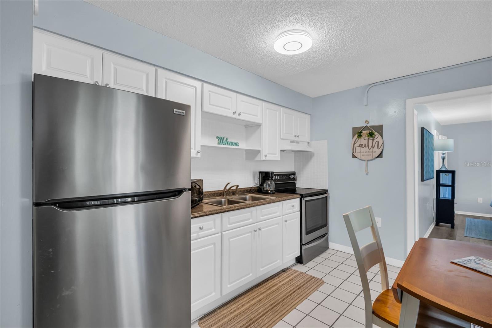 Listing photo id 19 for 4215 Bay Drive 1701c