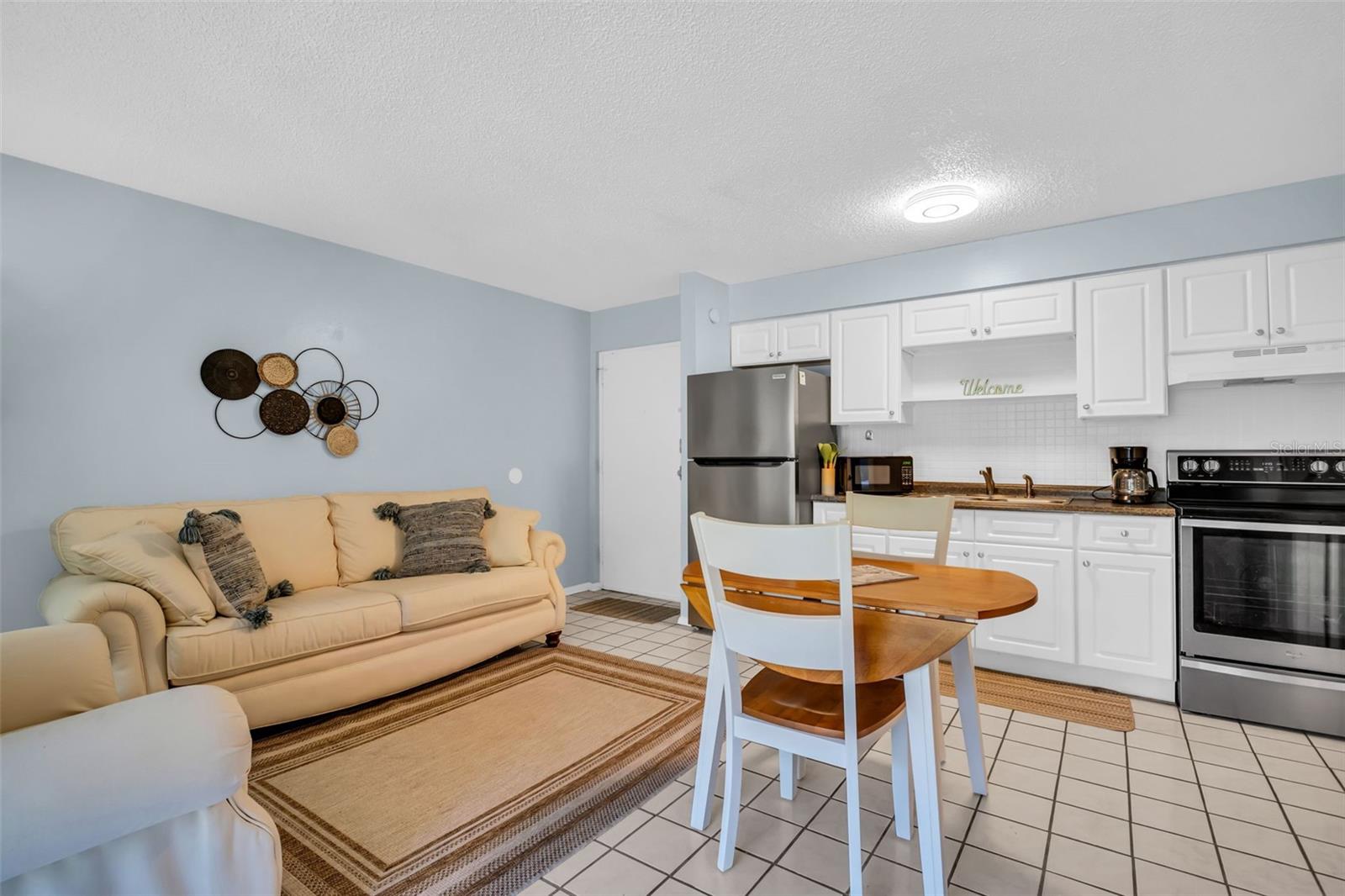 Listing photo id 2 for 4215 Bay Drive 1701c