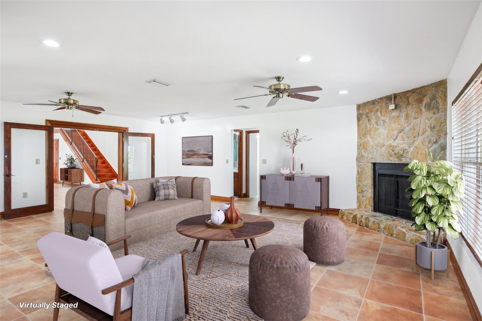 Listing photo id 1 for 2213 Spanish Vistas Drive