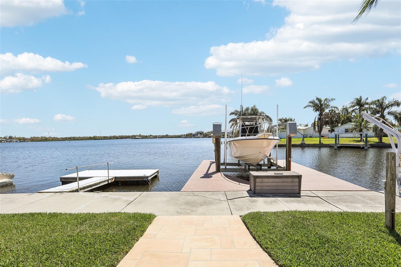 Listing photo id 44 for 4912 Bay Park Drive