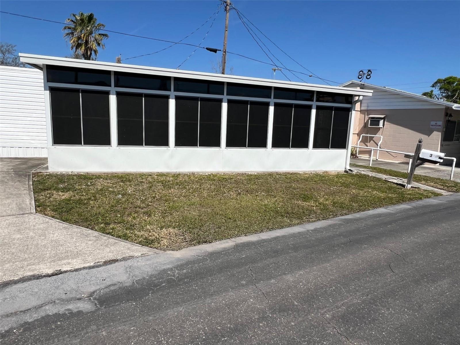 Image 2 of 15 For 12766 Seminole Boulevard 3