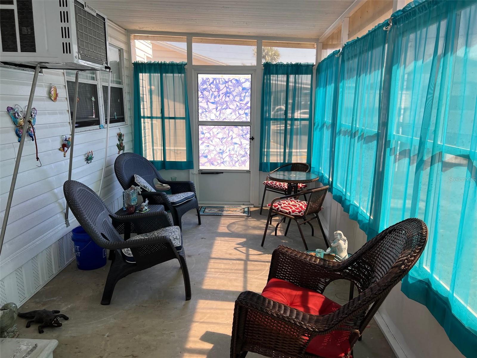Image 4 of 15 For 12766 Seminole Boulevard 3