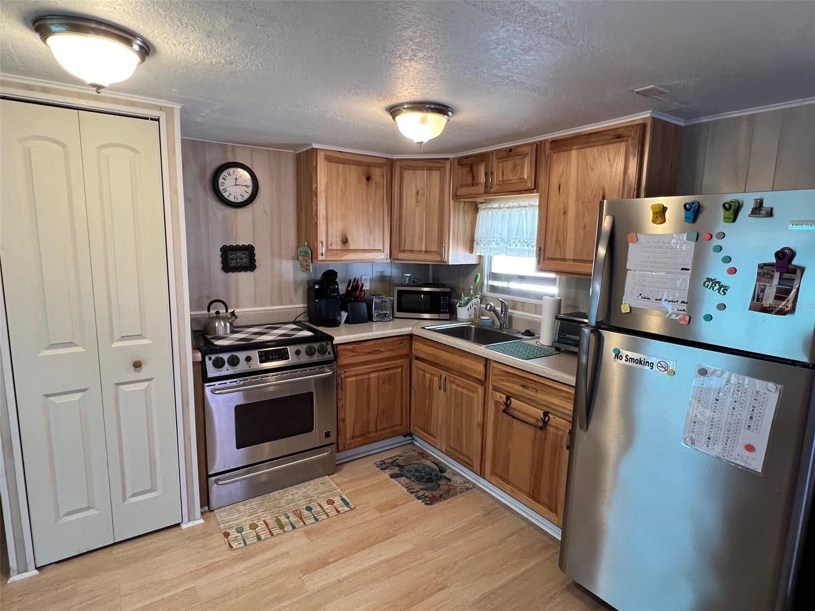 Image 9 of 15 For 12766 Seminole Boulevard 3