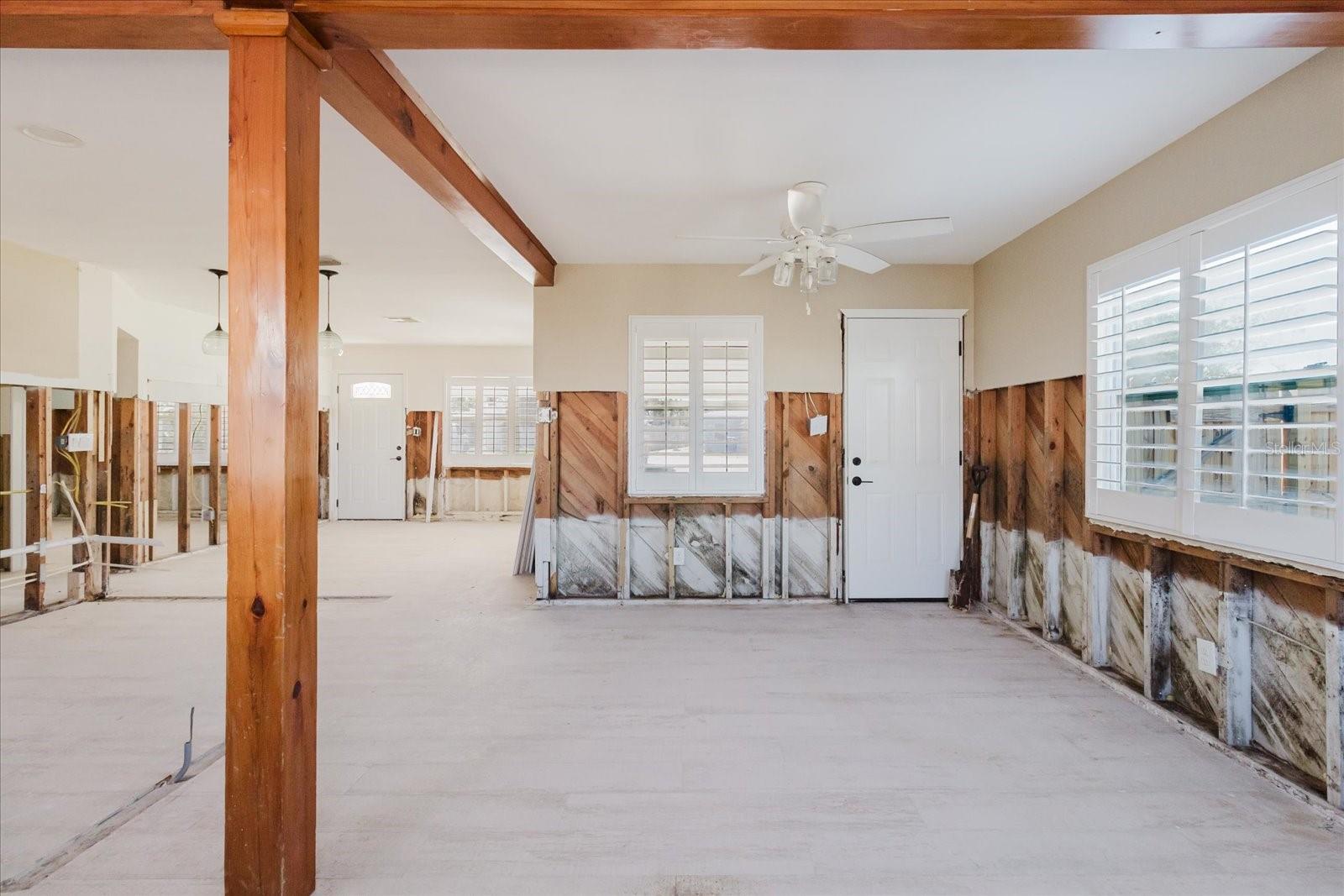Image 2 of 14 For 14031 Parsley Drive
