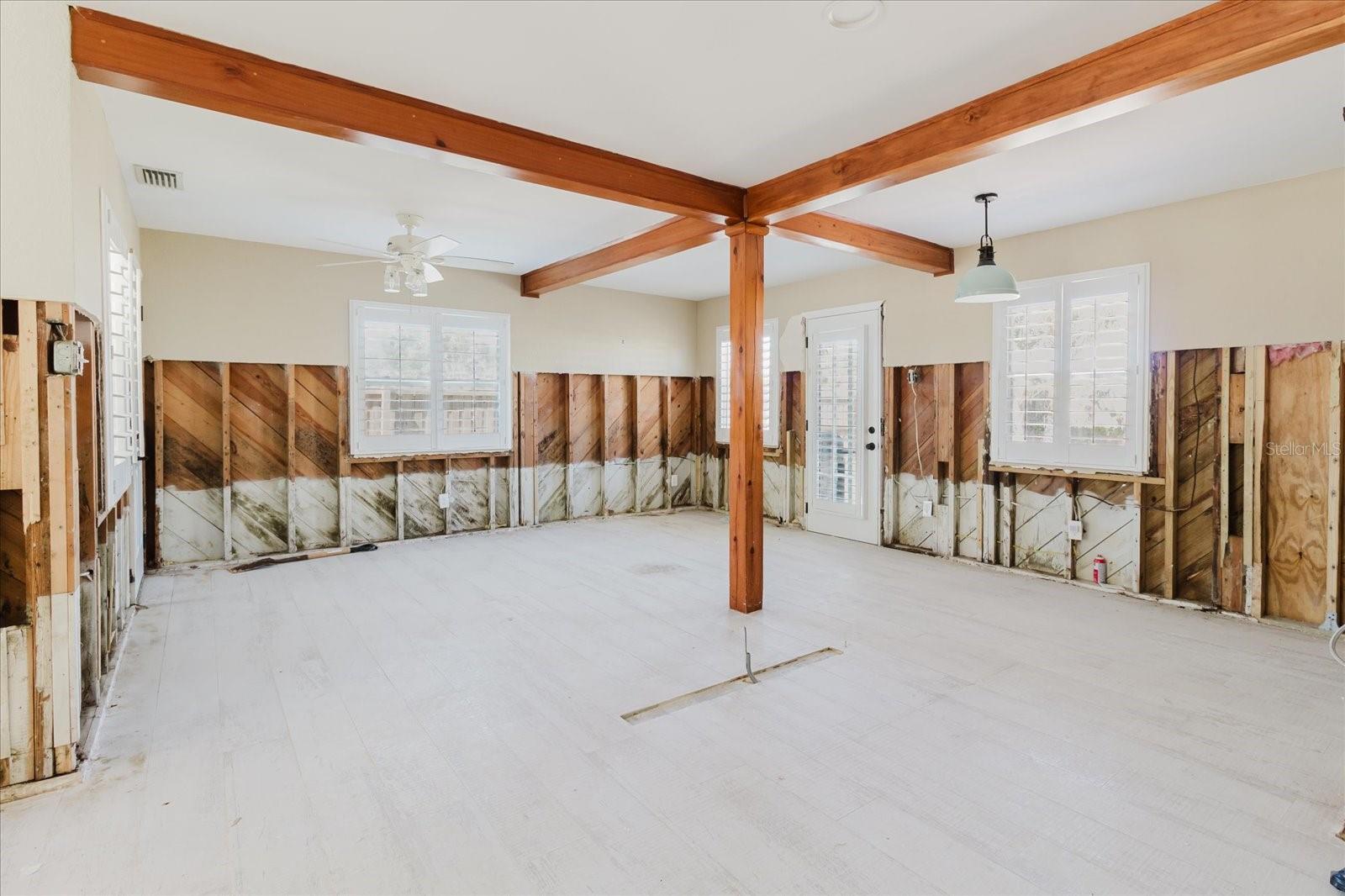 Image 3 of 14 For 14031 Parsley Drive