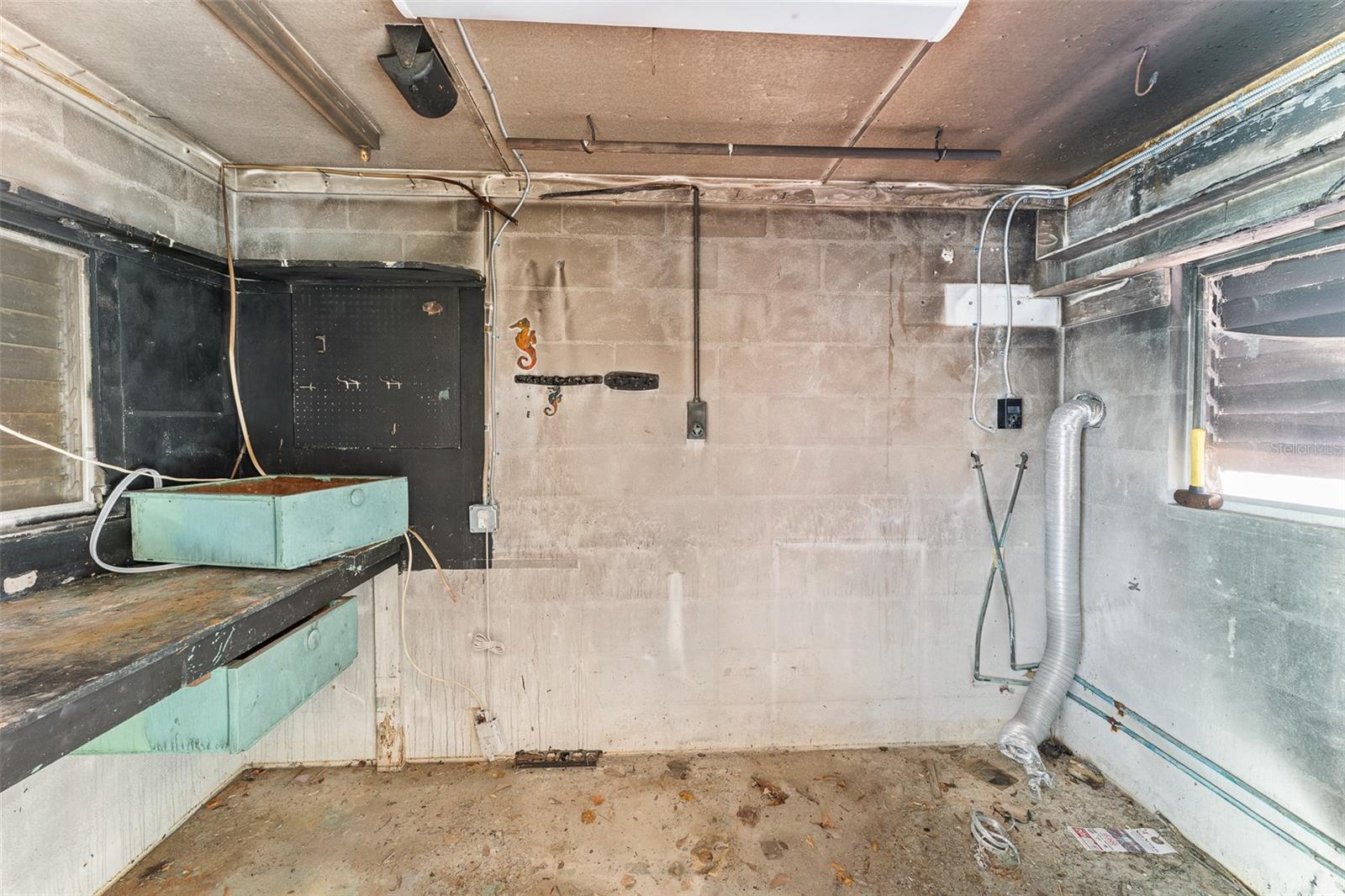 Listing photo id 15 for 300 16th Avenue