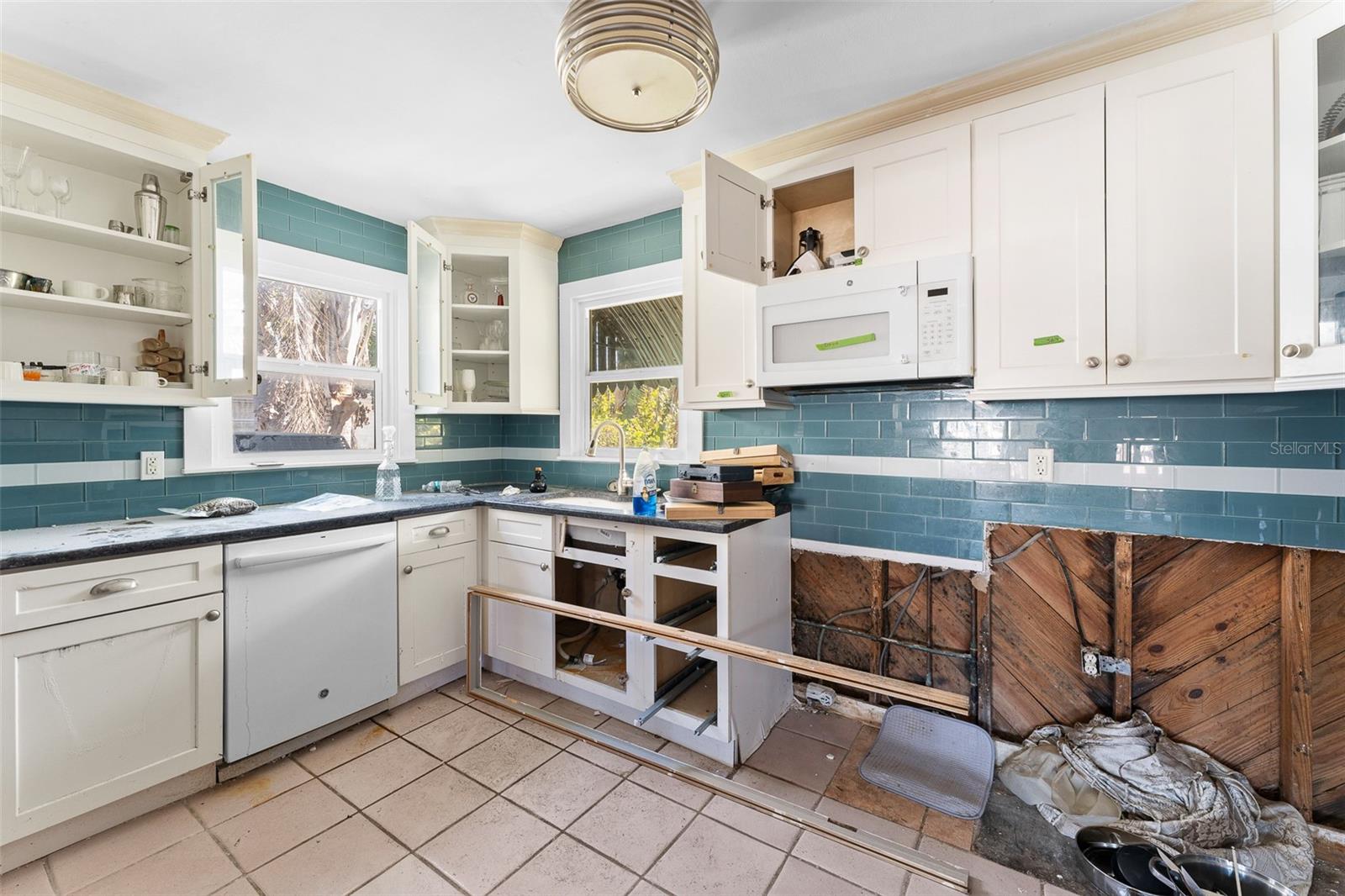 Listing photo id 20 for 300 16th Avenue