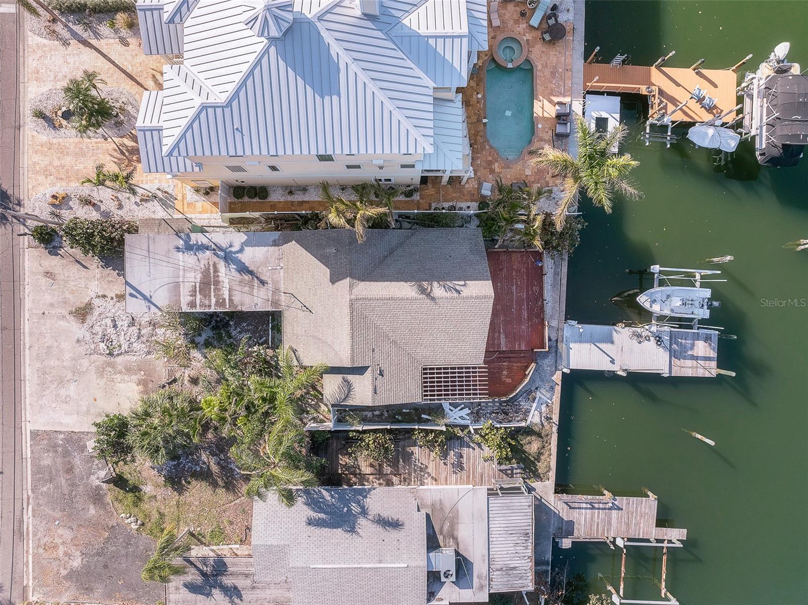 Listing photo id 46 for 300 16th Avenue