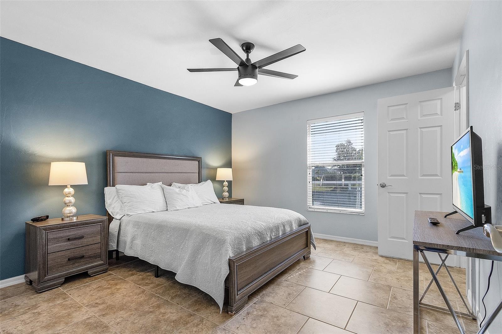 Image 16 of 22 For 1827 6th Avenue