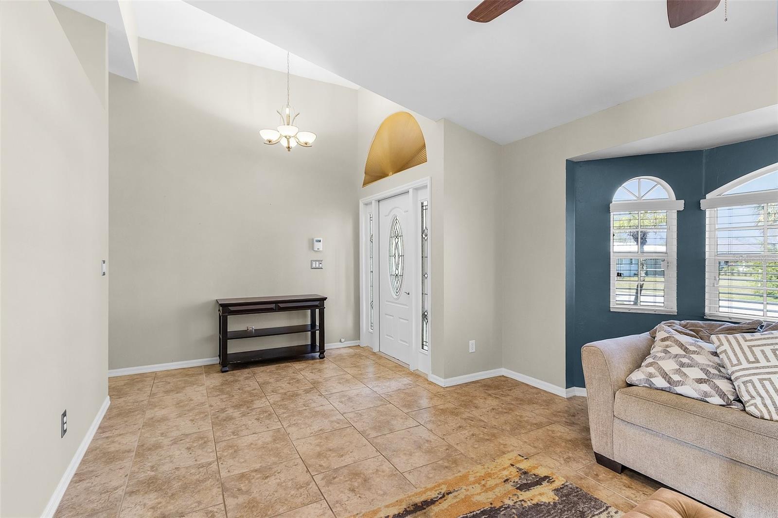 Image 3 of 22 For 1827 6th Avenue