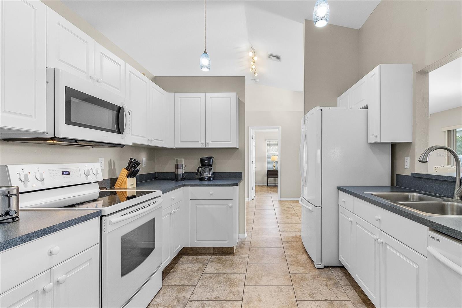 Image 9 of 22 For 1827 6th Avenue