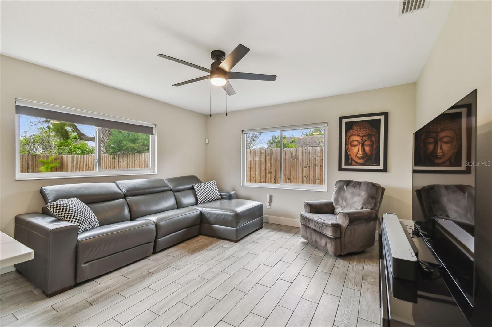 Listing photo id 20 for 3335 Spruce Street