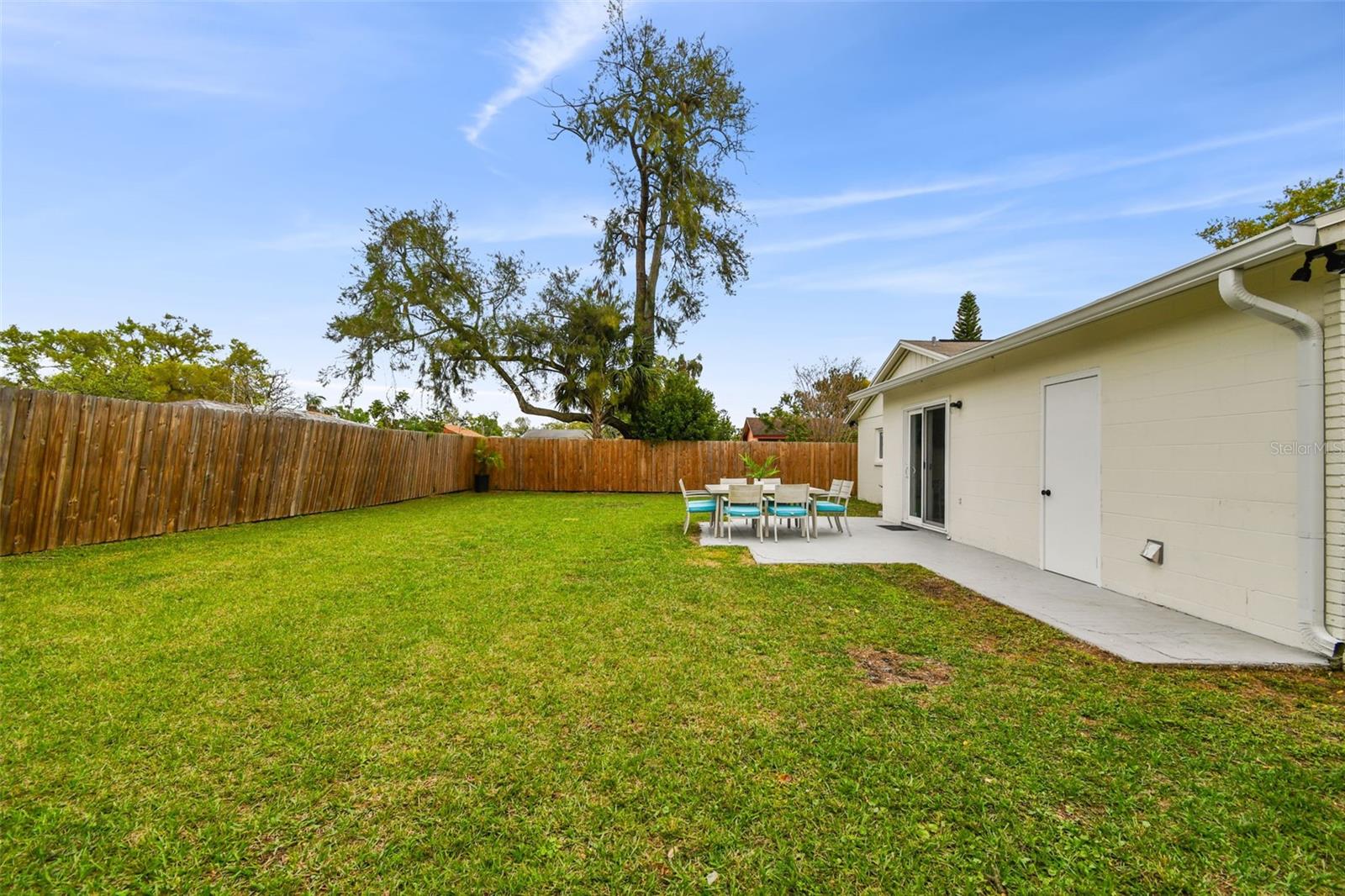 Listing photo id 48 for 3335 Spruce Street